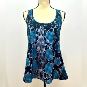 Lululemon T-racerback scoop neck top.  Turquoise lizard pattern size -L